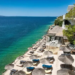 Hotel Luxury Alisja With Private, Sarandë